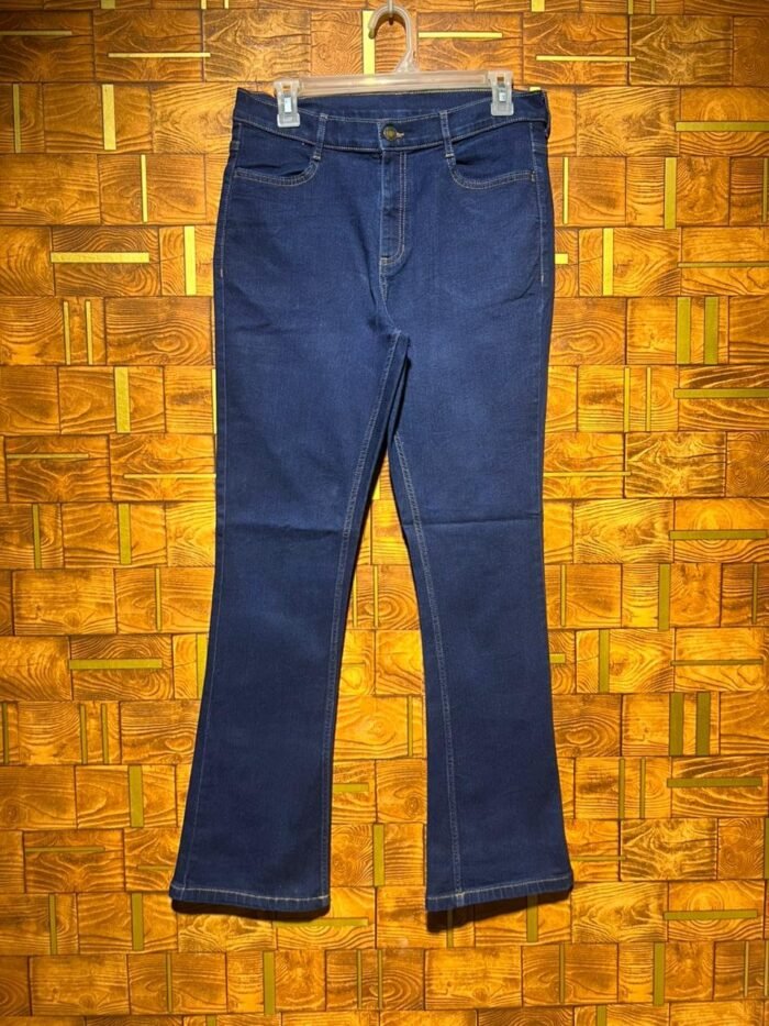 Bell bottom jeans west 32