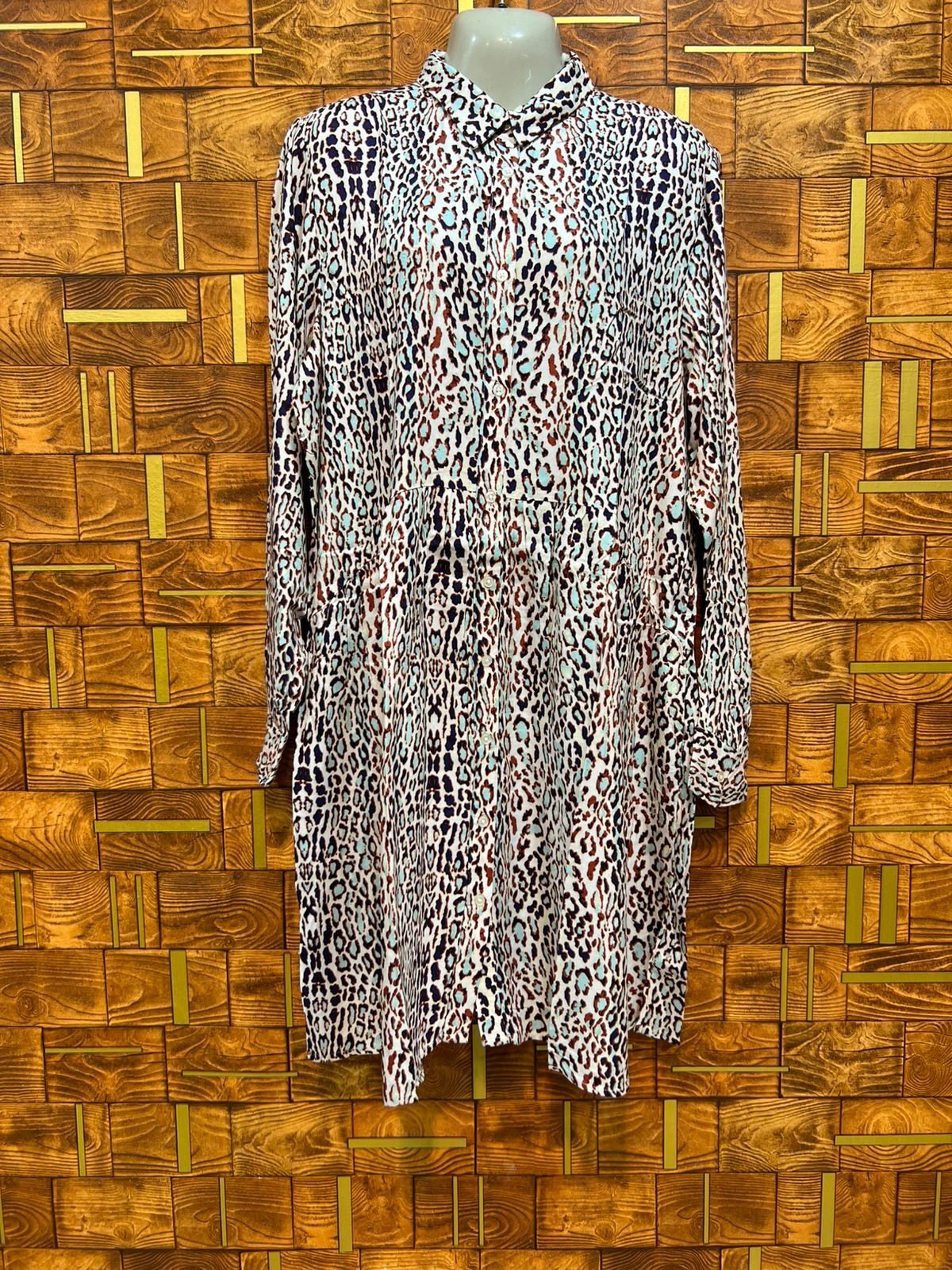 Long top large linen length 39 chest 23