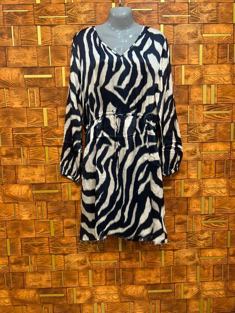 Long top medium silk length 37 chest 21