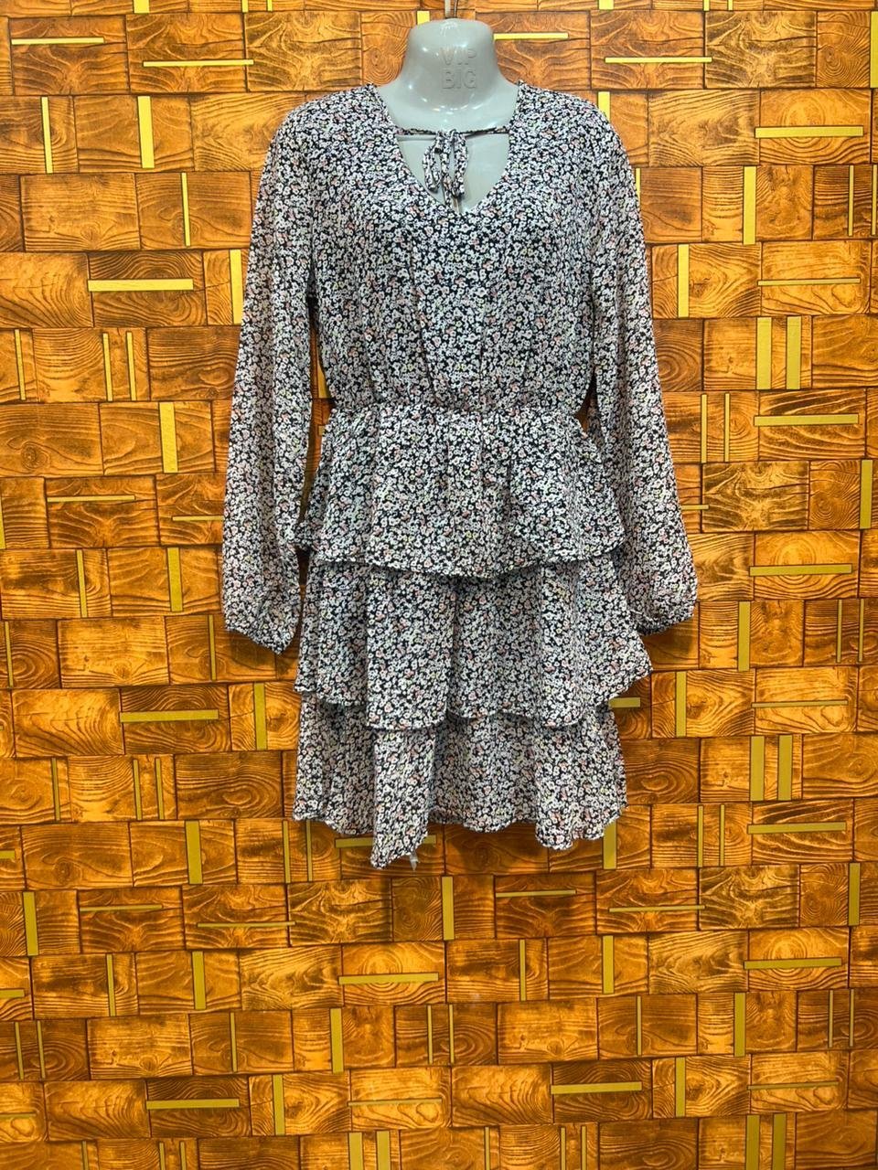 Long top small chiffon length 34 chest 19