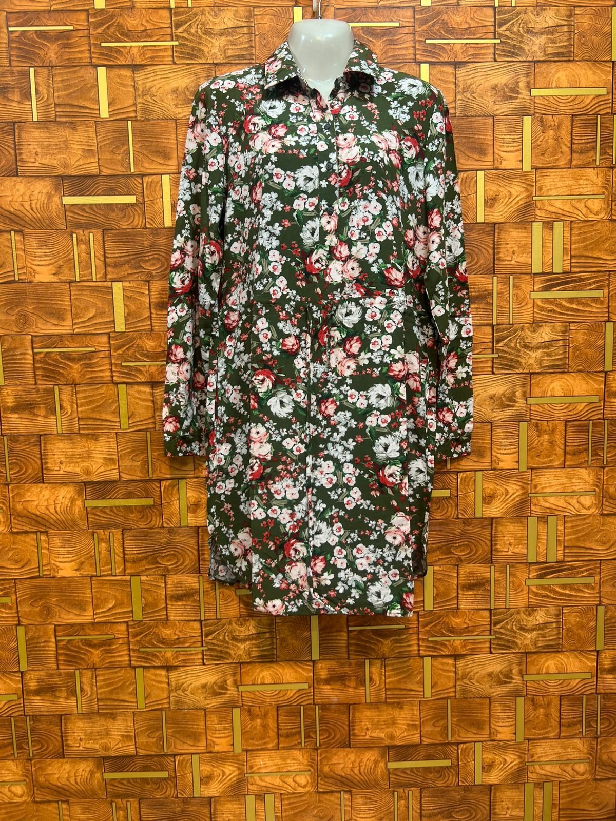 Long top medium linen length 36 chest 20