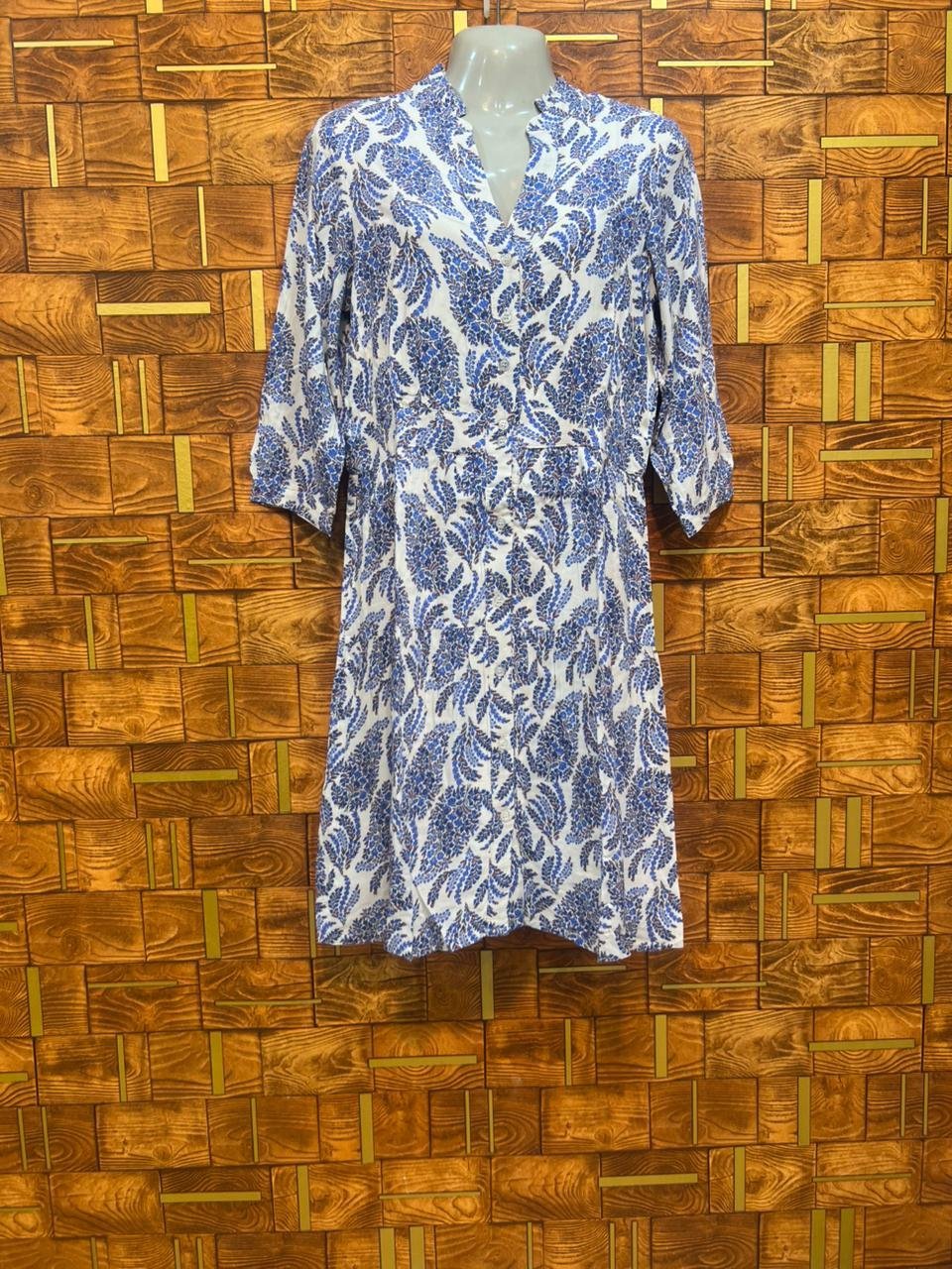 Long top small linen length 37 chest 18