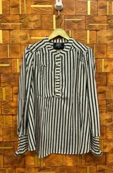 Short top baggy medium chiffon length 28 chest 24