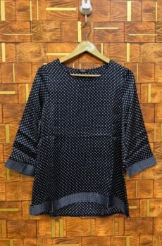 Short top small silk length 27 chest 19