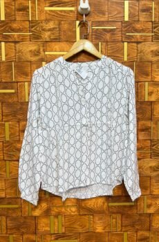 Short top small linen length 26 chest 19