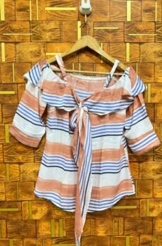 Short top small chiffon length 25 chest 18