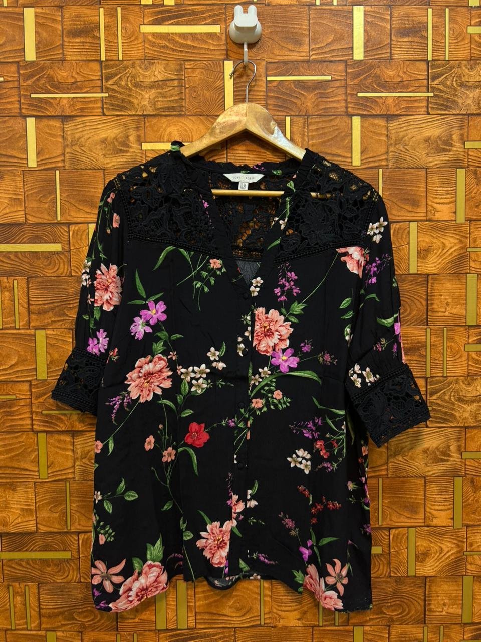 Short top large Georgette length 28 chest 24