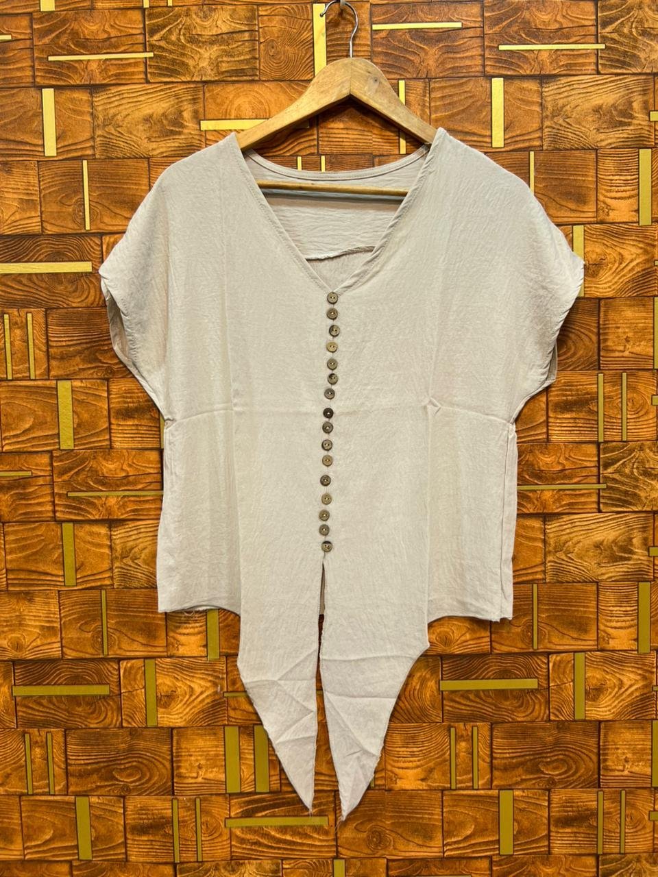 Short top small chiffon length 23 chest 19