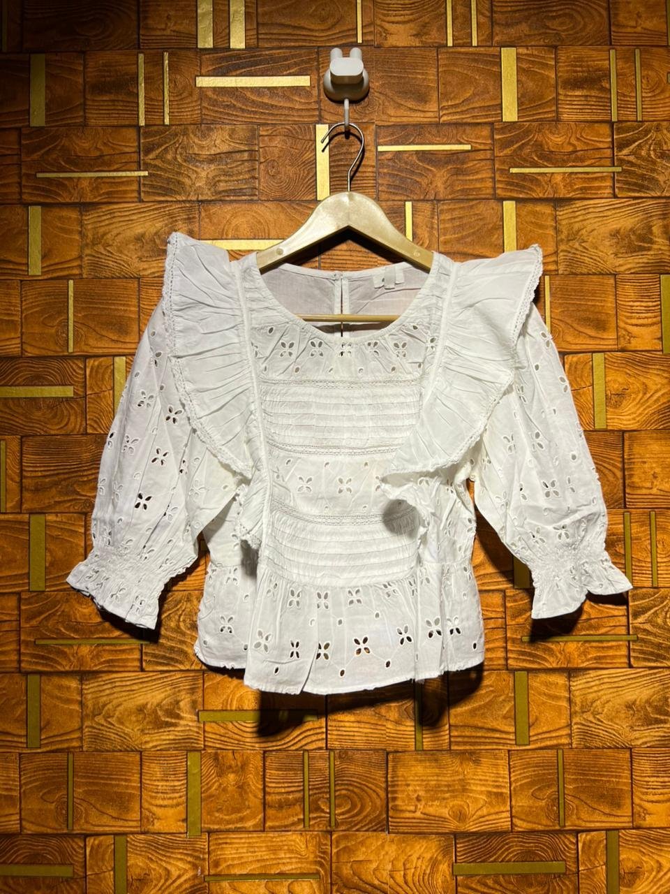 Crop top  chikankari small