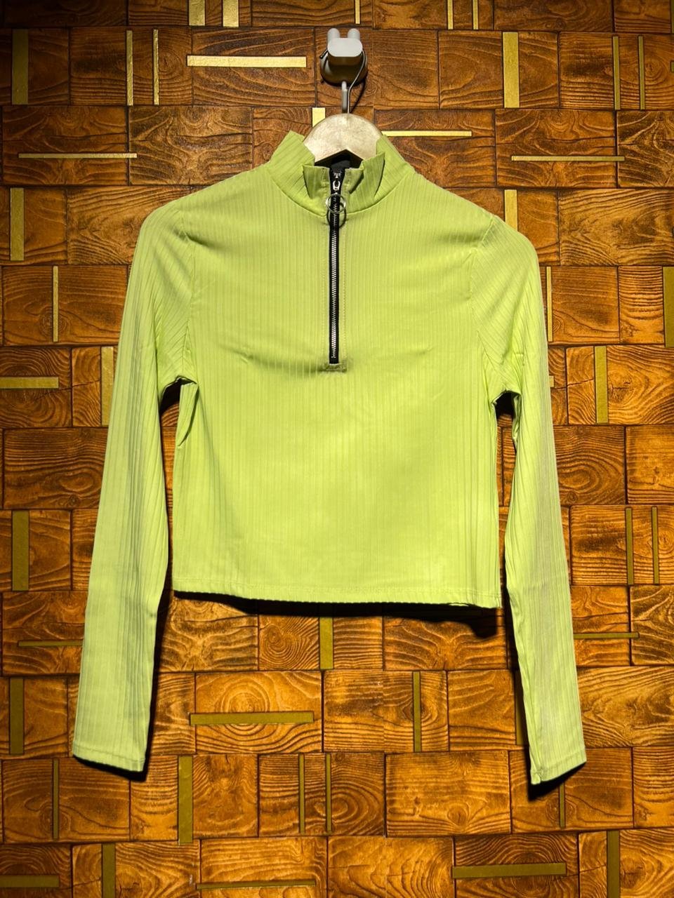 Crop top  jersey small