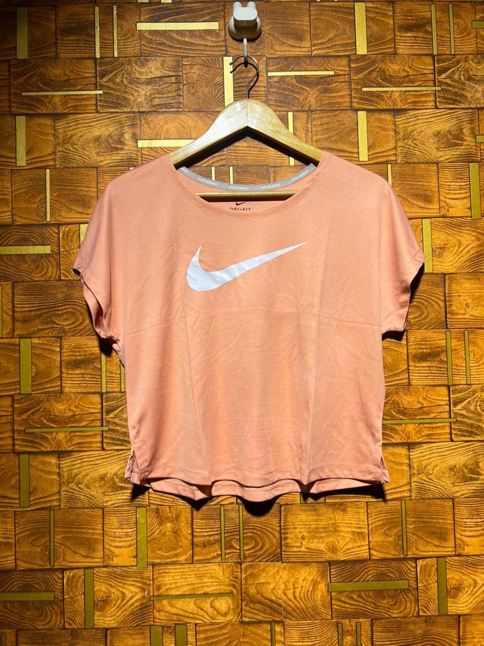 Crop top sports wear medium