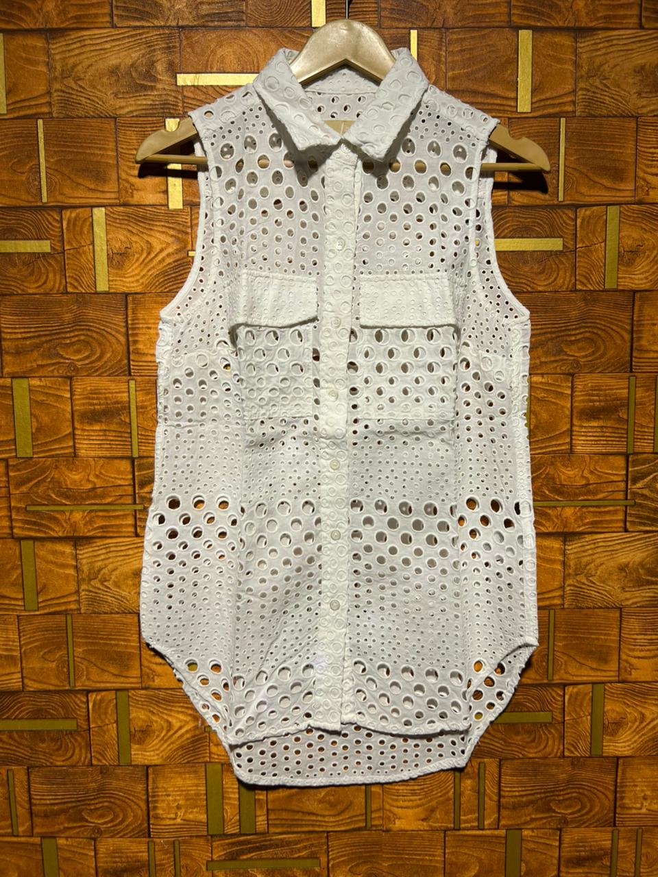 Short Top small chikankari chest 17 length 26/29