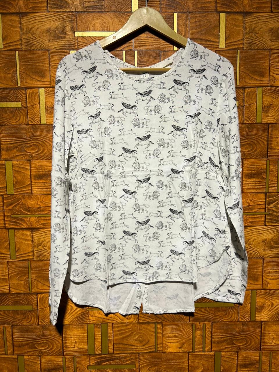 Short Top small chiffon chest 18 length 23/26
