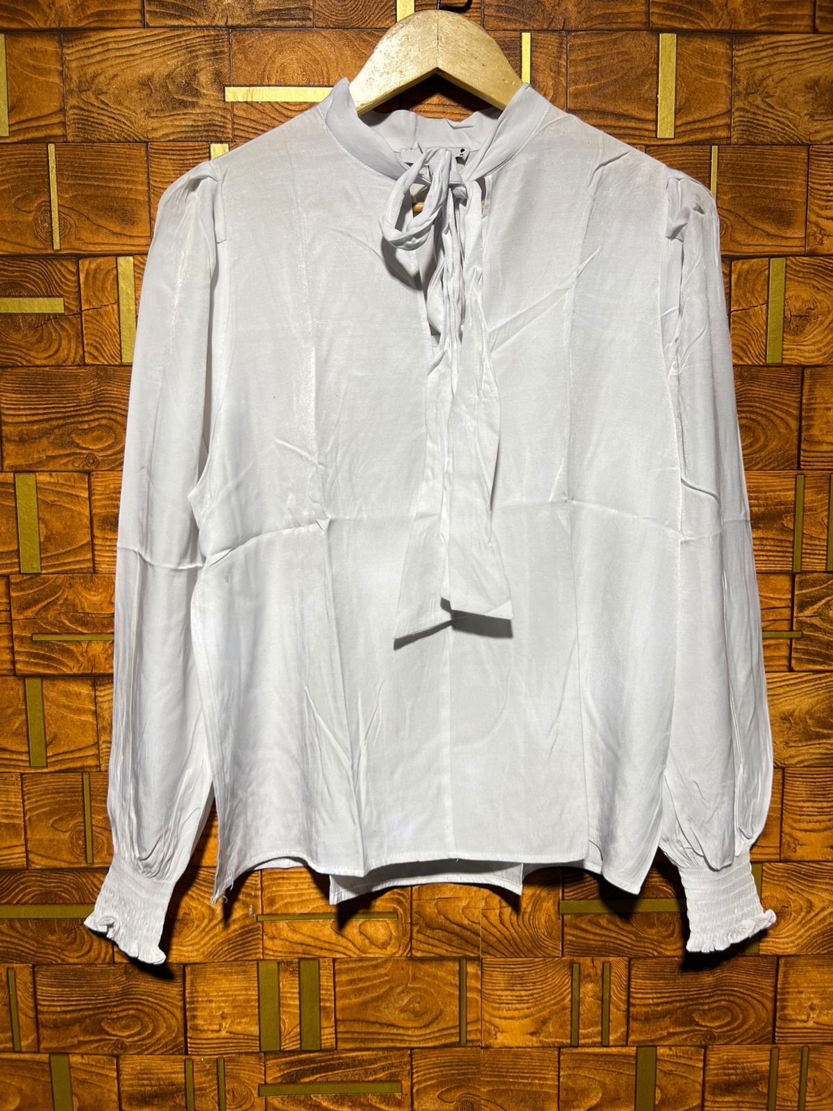 Short Top medium linen chest 21 length 25