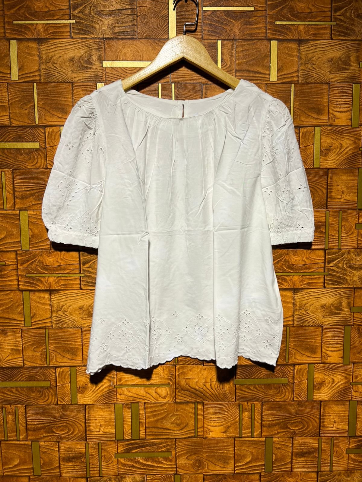 Short Top medium linen chest 22 length 23