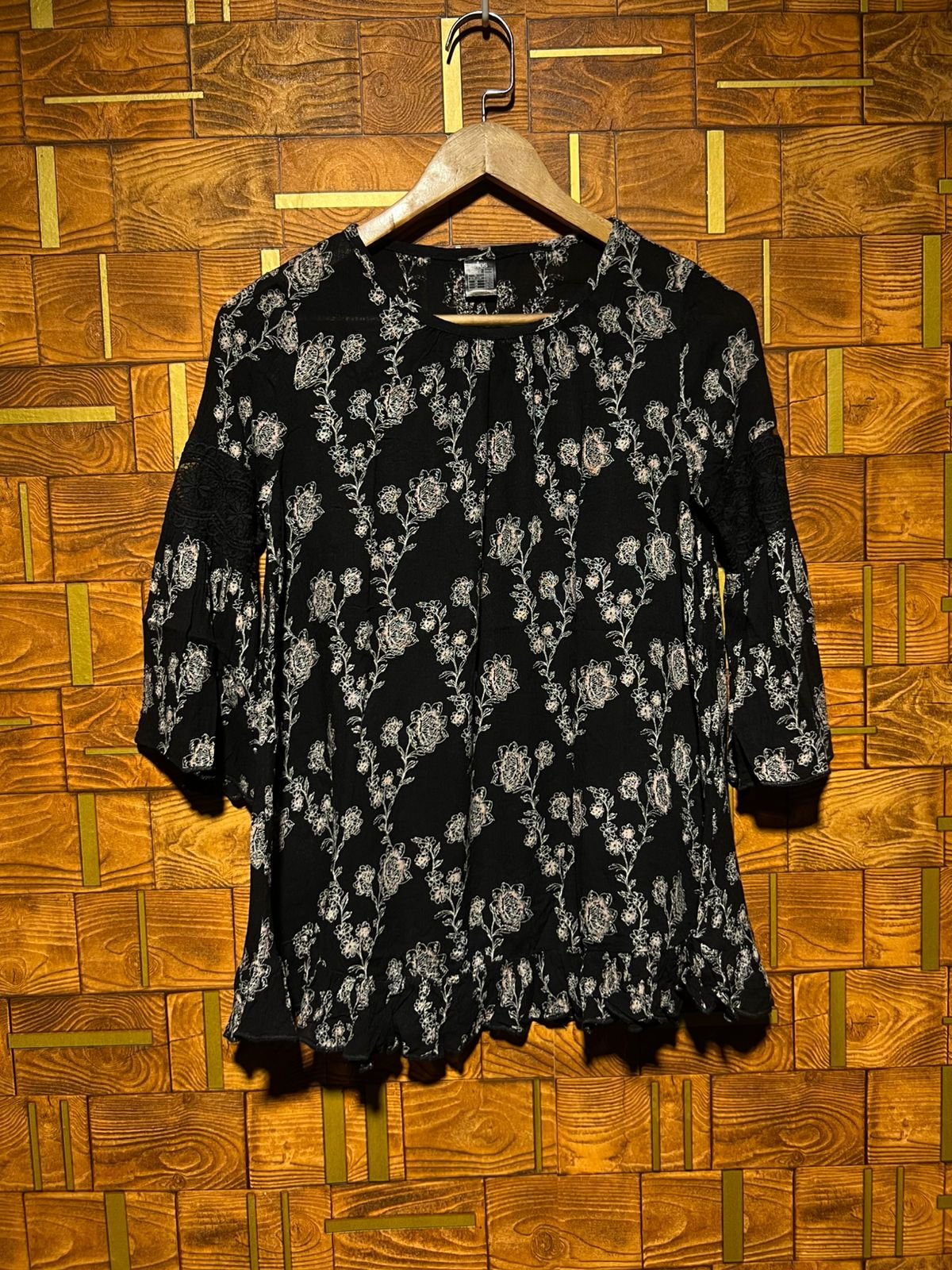 Short top small linen chest 19 length 26