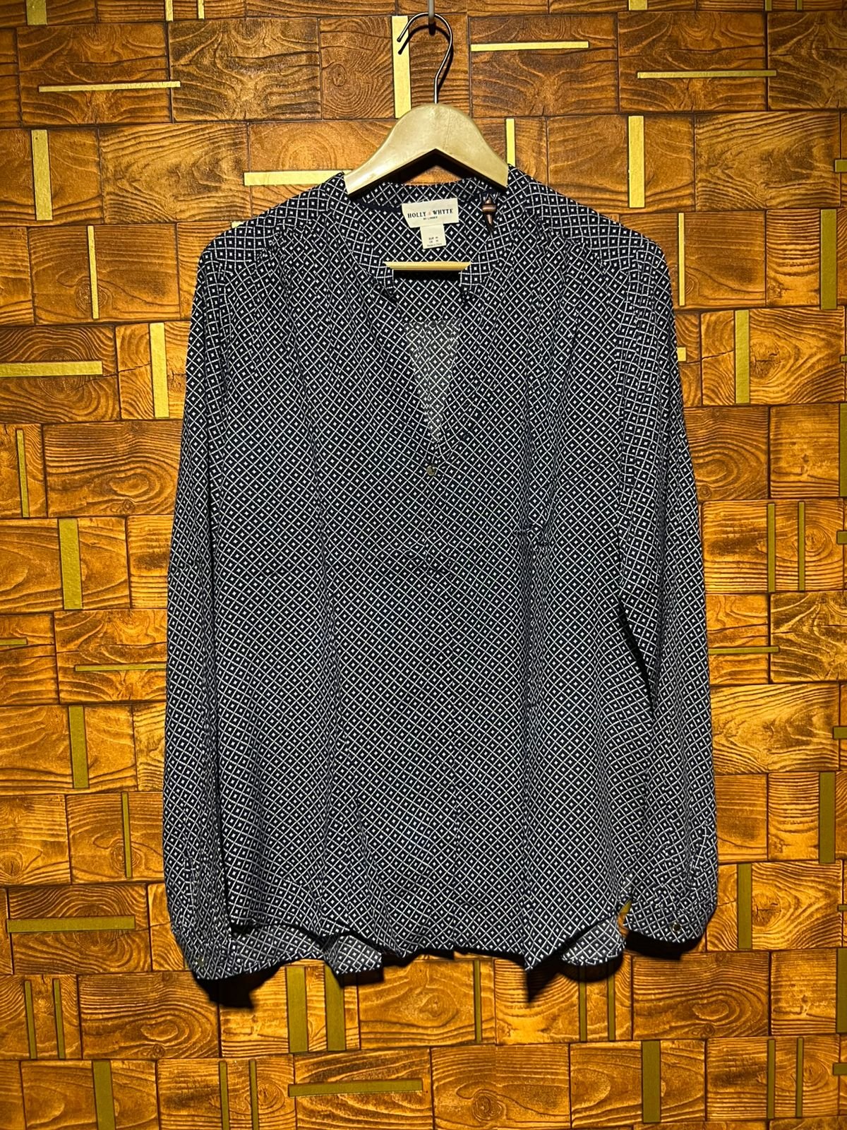 Short top medium linen chest 22 length 27