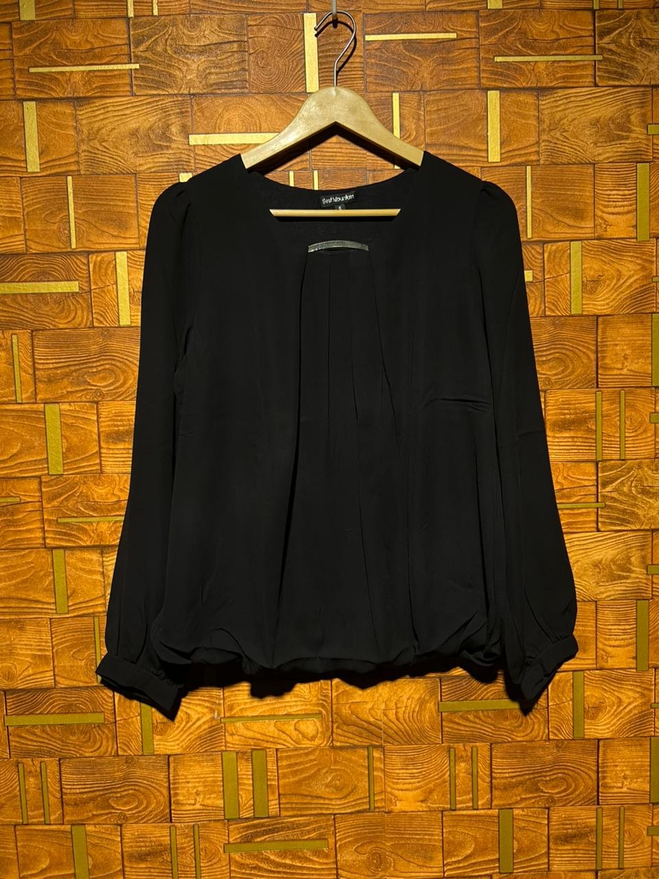 Short top medium chiffon chest 21 length 23