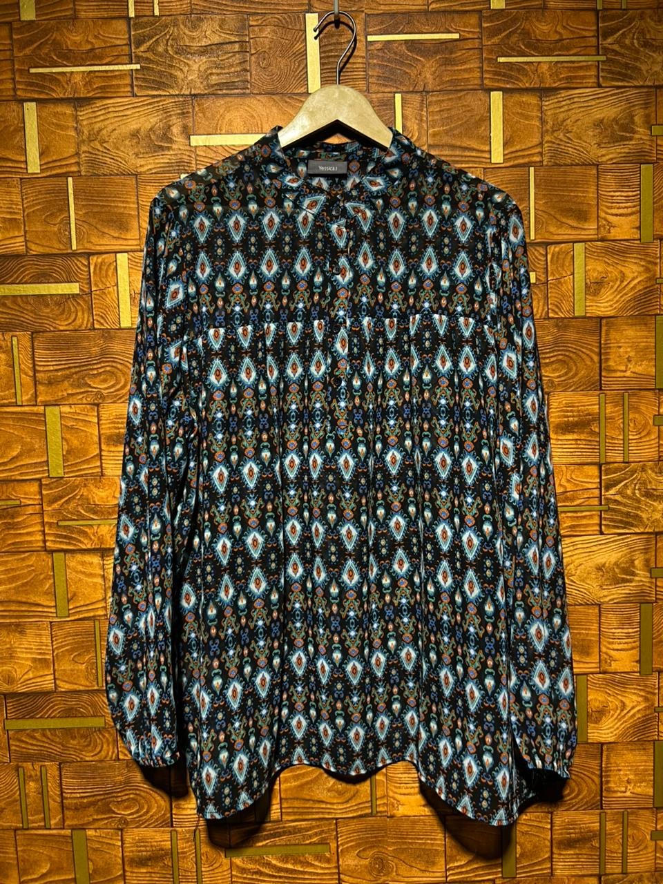 Short top Large chiffon chest 27 length 28