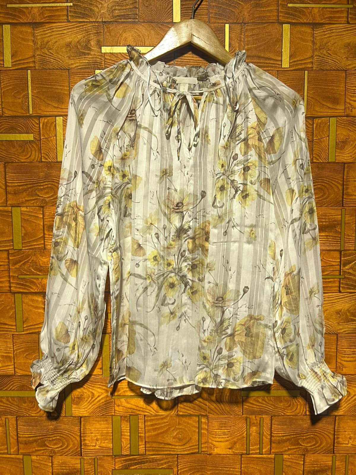 Short Top medium chiffon chest 23 length 27