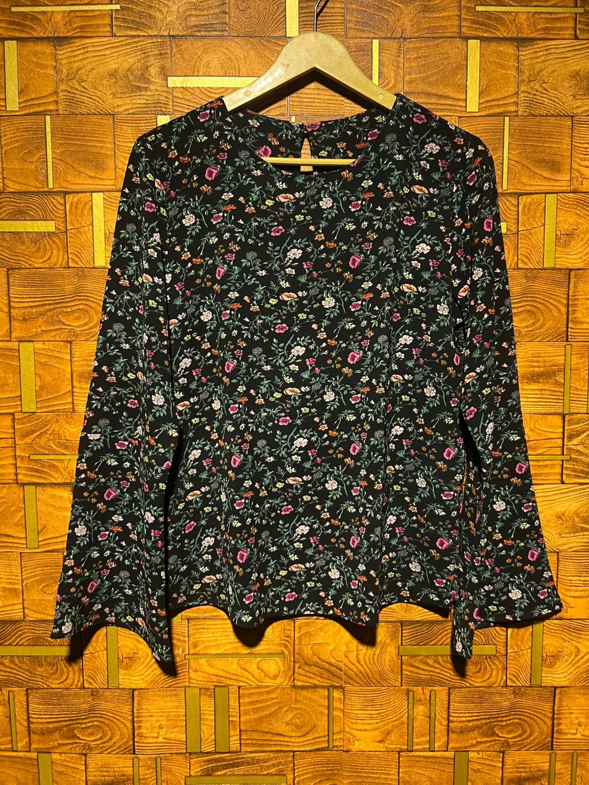 Short Top small chiffon chest 18 length 24