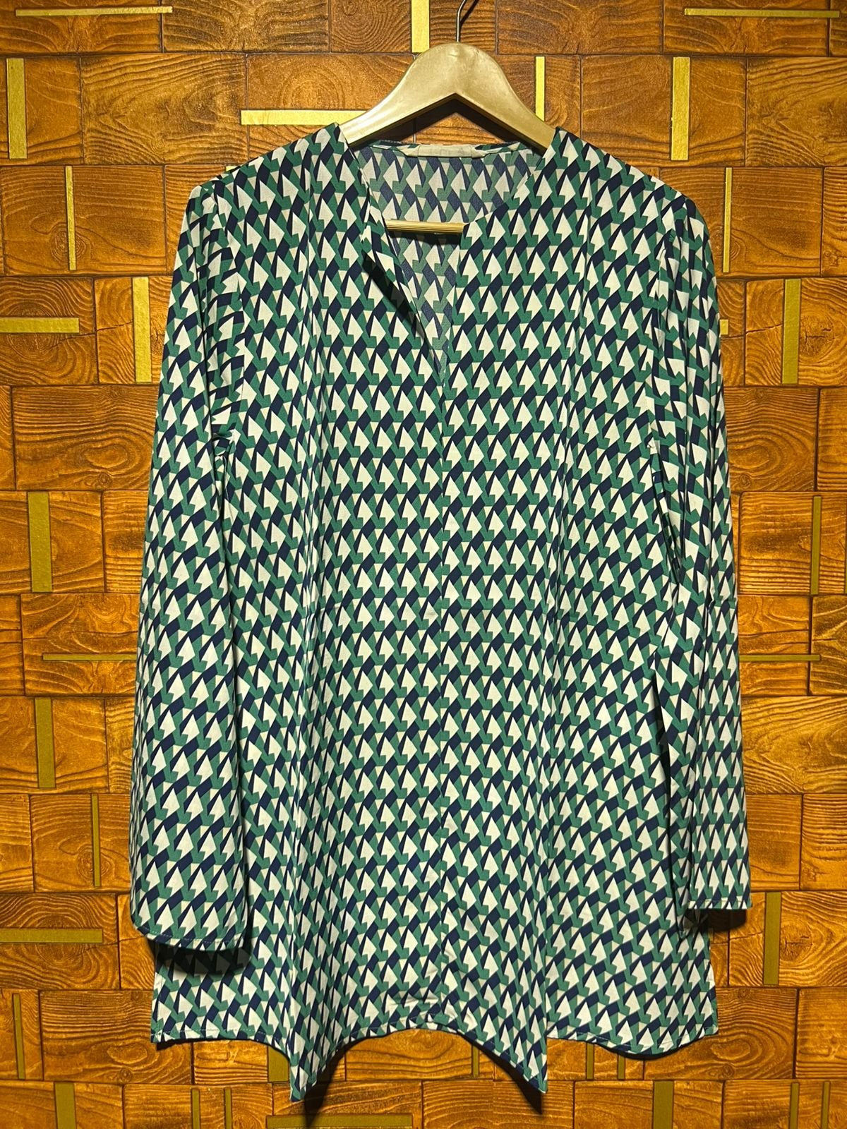Short Top small chiffon chest 19 length 30
