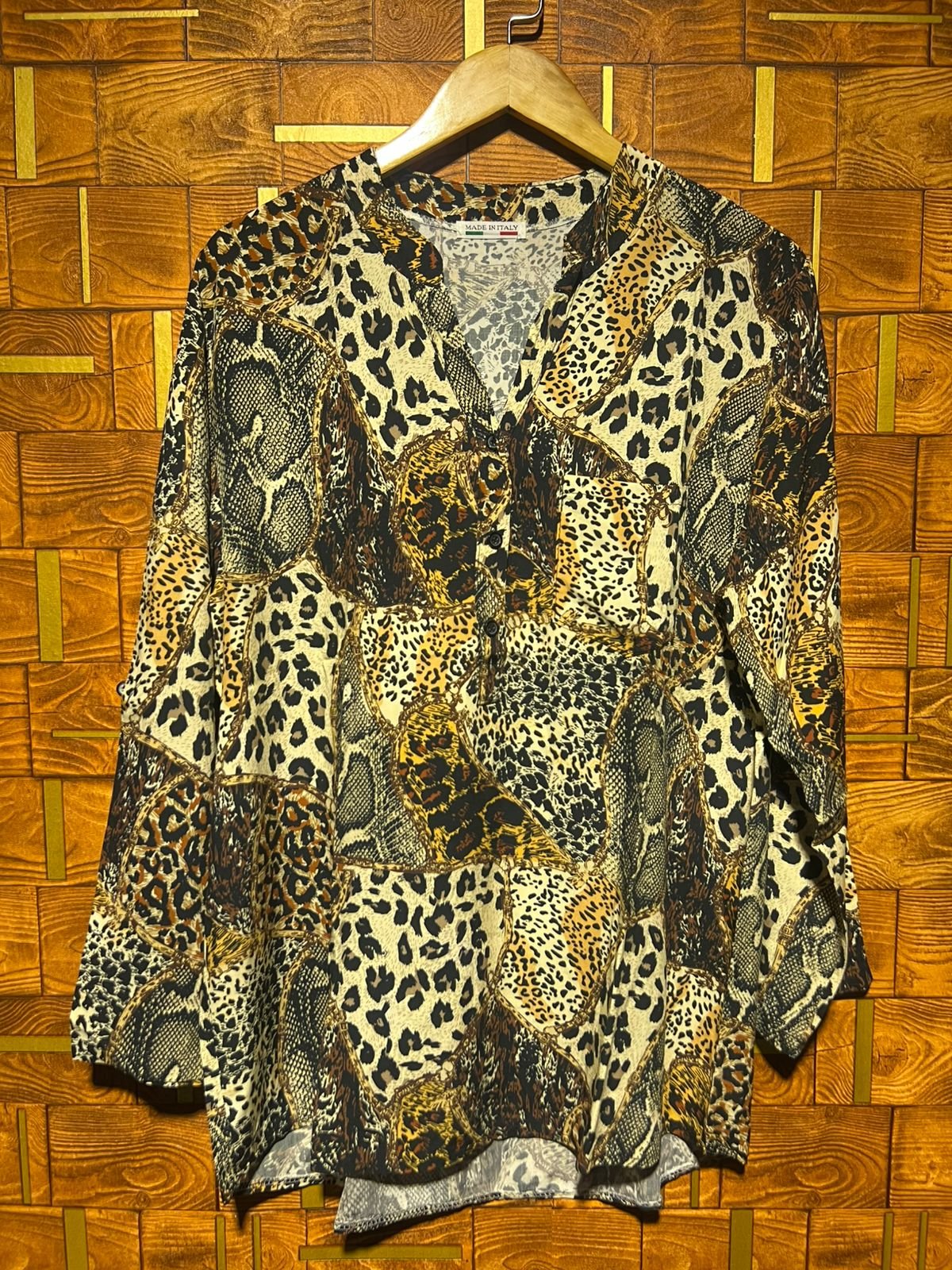 Short Top medium linen chest 22 length 30