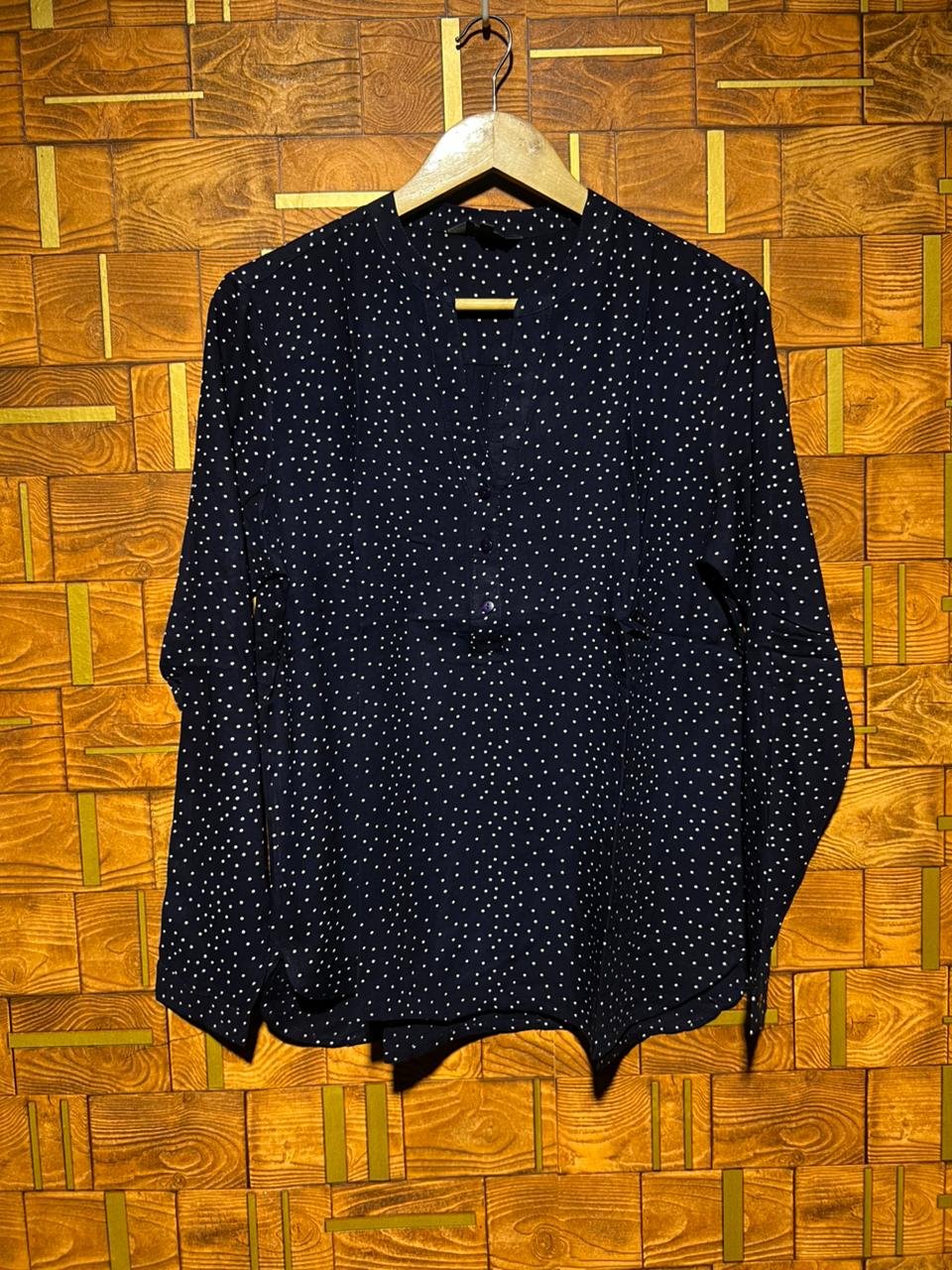 Short top medium linen chest 21 length 27