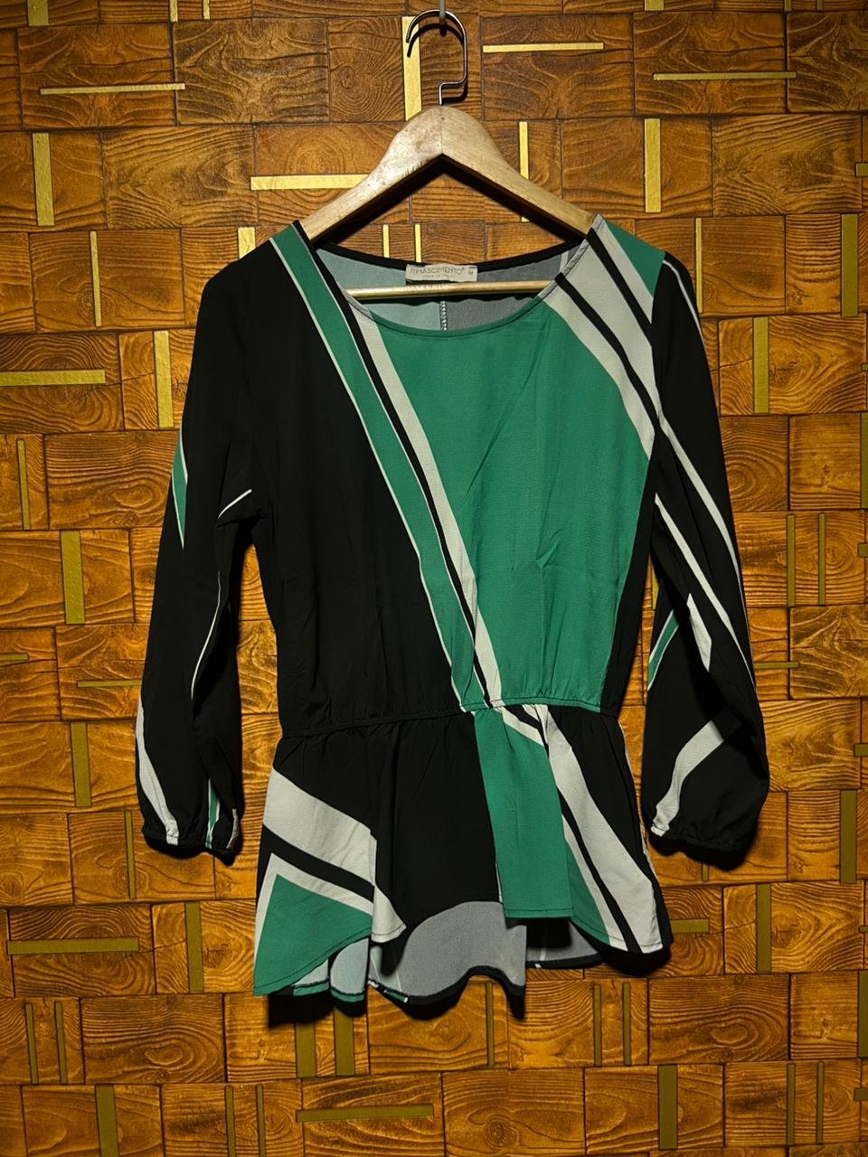 Short top  small chiffon chest 19 length 27