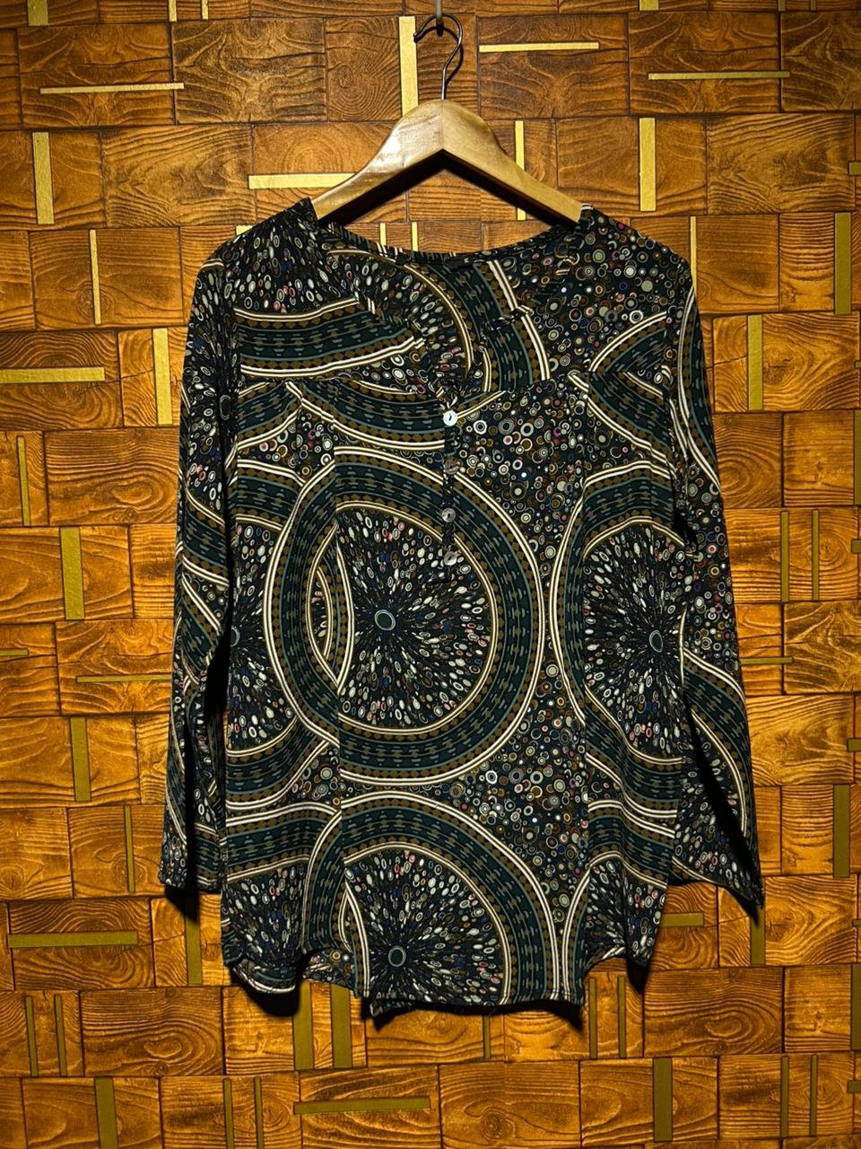Short top medium chiffon chest 22 length 28