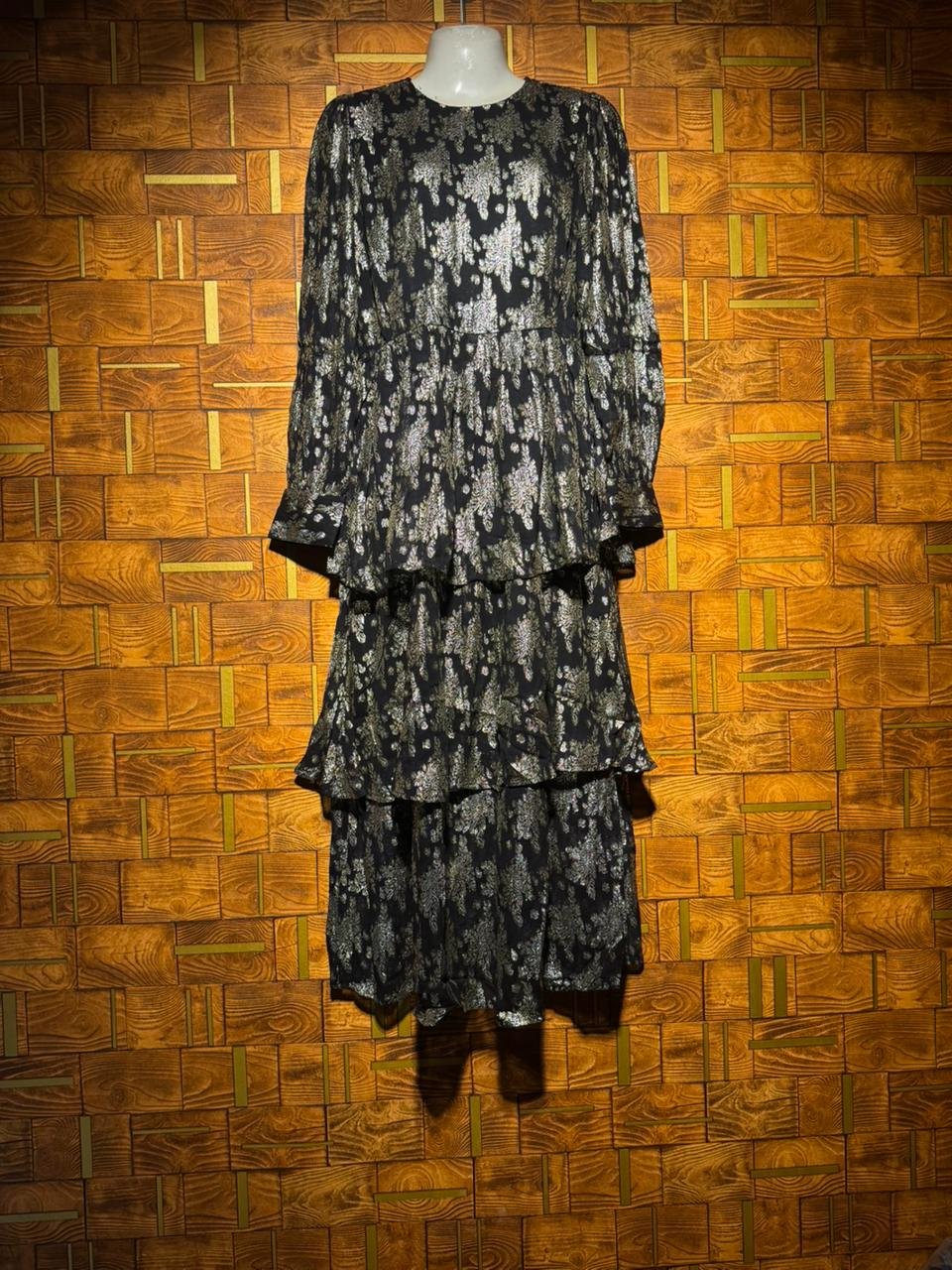 Western Maxie small chest 18 length 50 chiffon