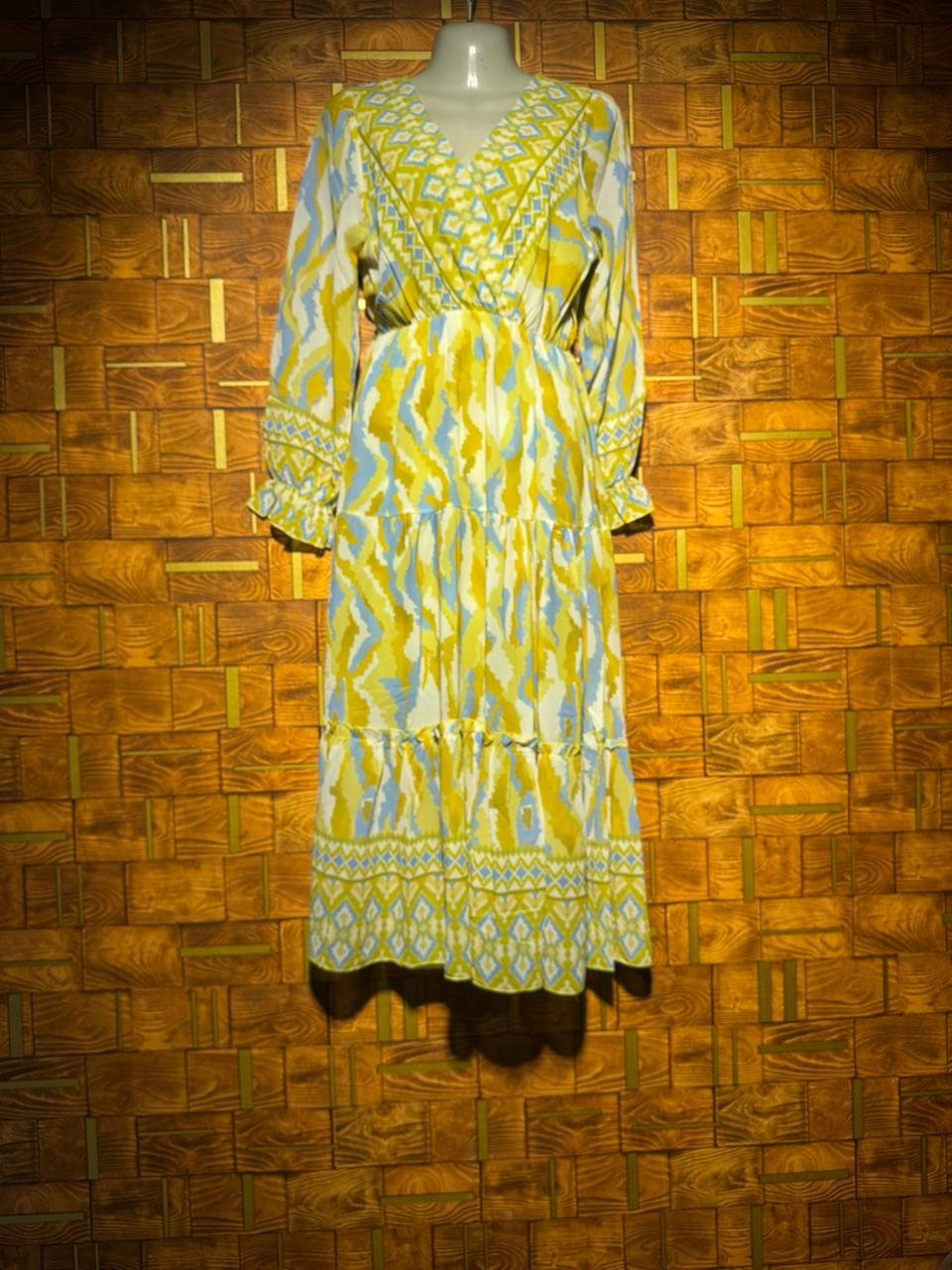 Western Maxie small chest 18 length 48 chiffon