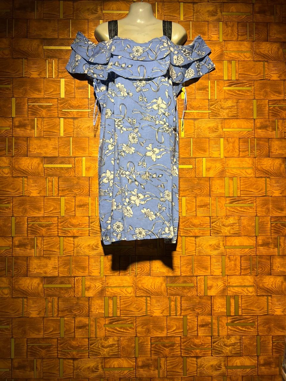 Western dress medium linen chest 22 length 39