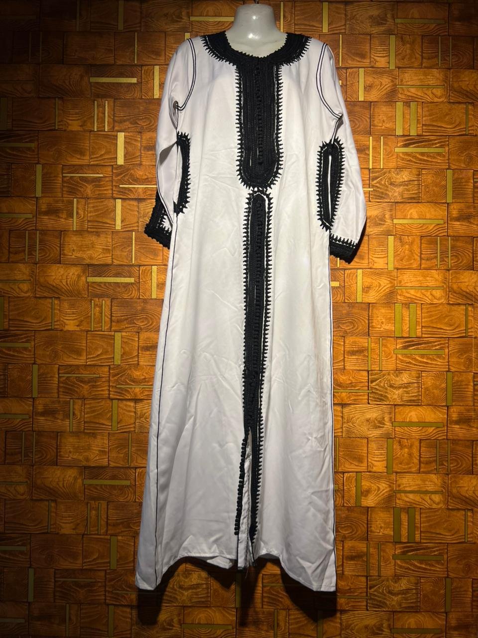 Western Maxie small silk chest 19 length 54