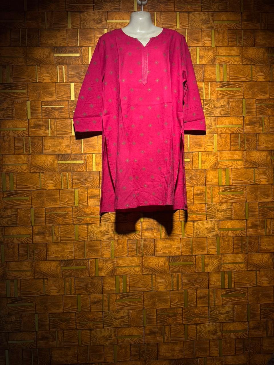 Premium kurti medium chest 23 length 36 Lawn