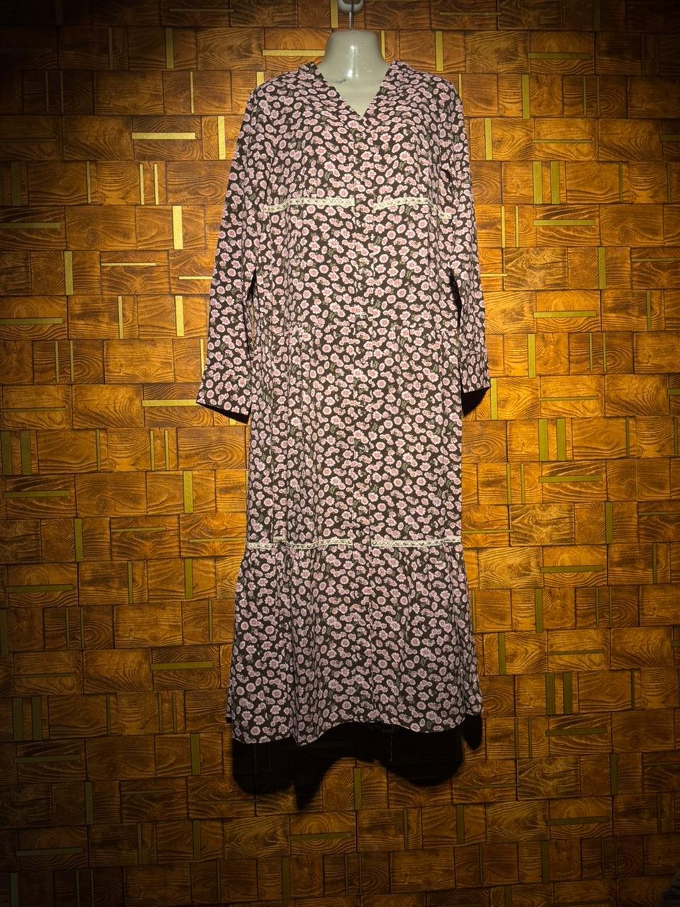 Western Maxie medium chest 22 length 52 chiffon