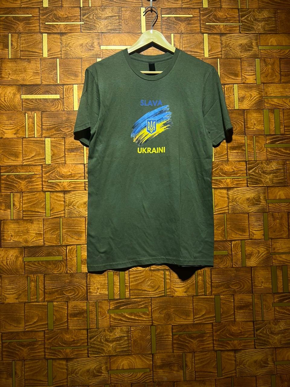 Loss fit Casual T-Shirt small Length 27