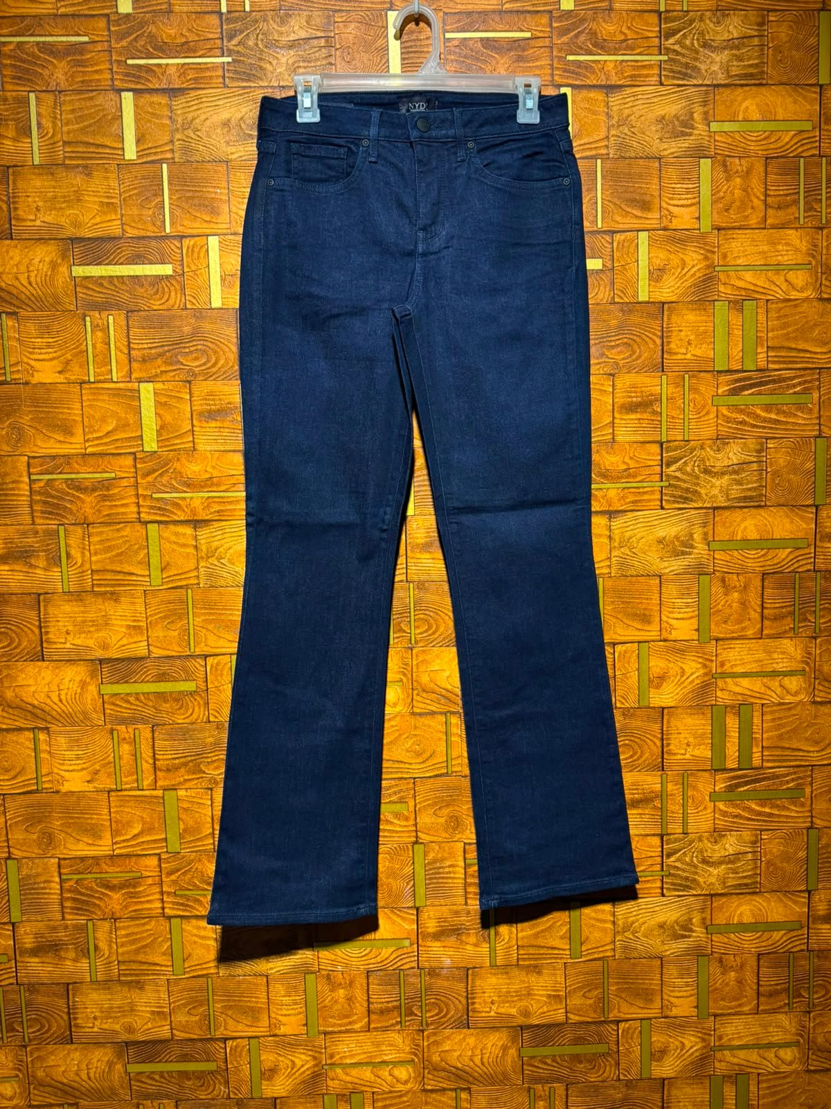 Bell bottom jeans west 30/32 length 41 J.100