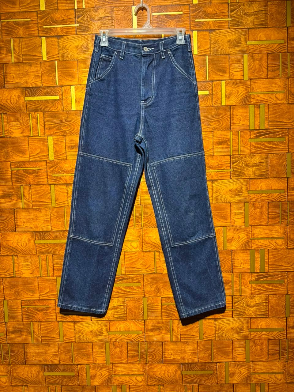 Straight jeans west 28 length 39 J.117