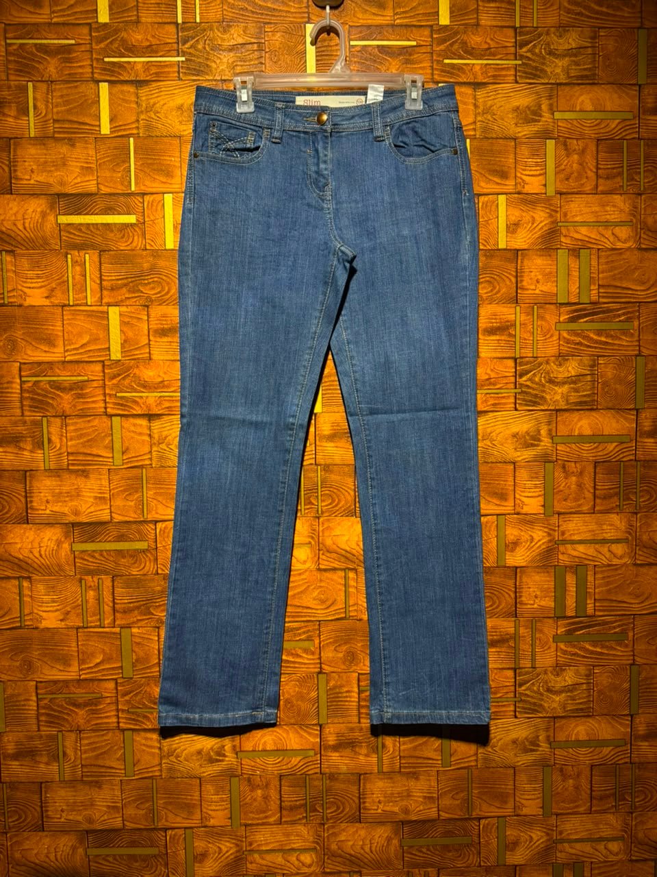 straight jeans west 32 length 41 J.4