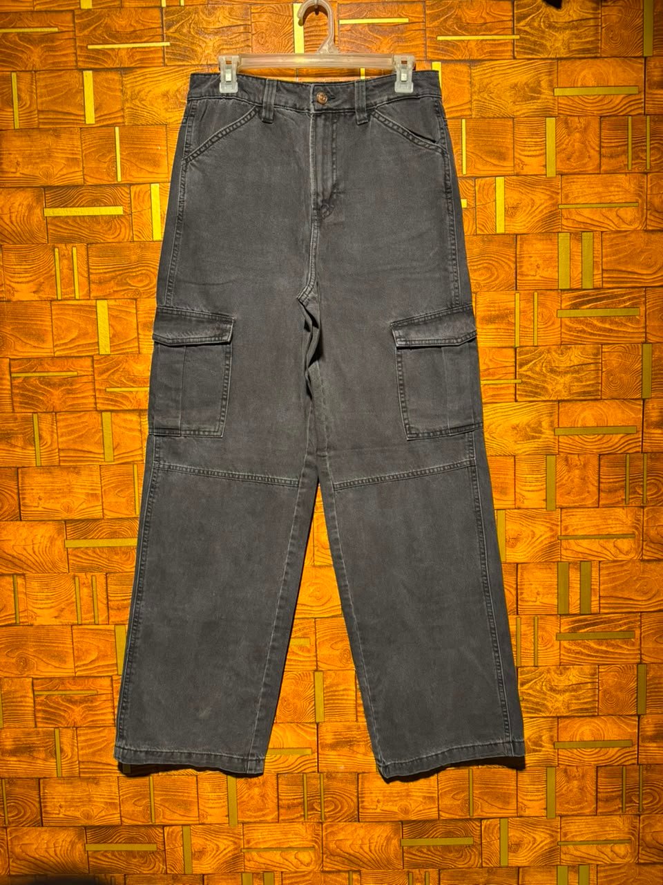 Wide leg cargo west 32 length 43 J.31