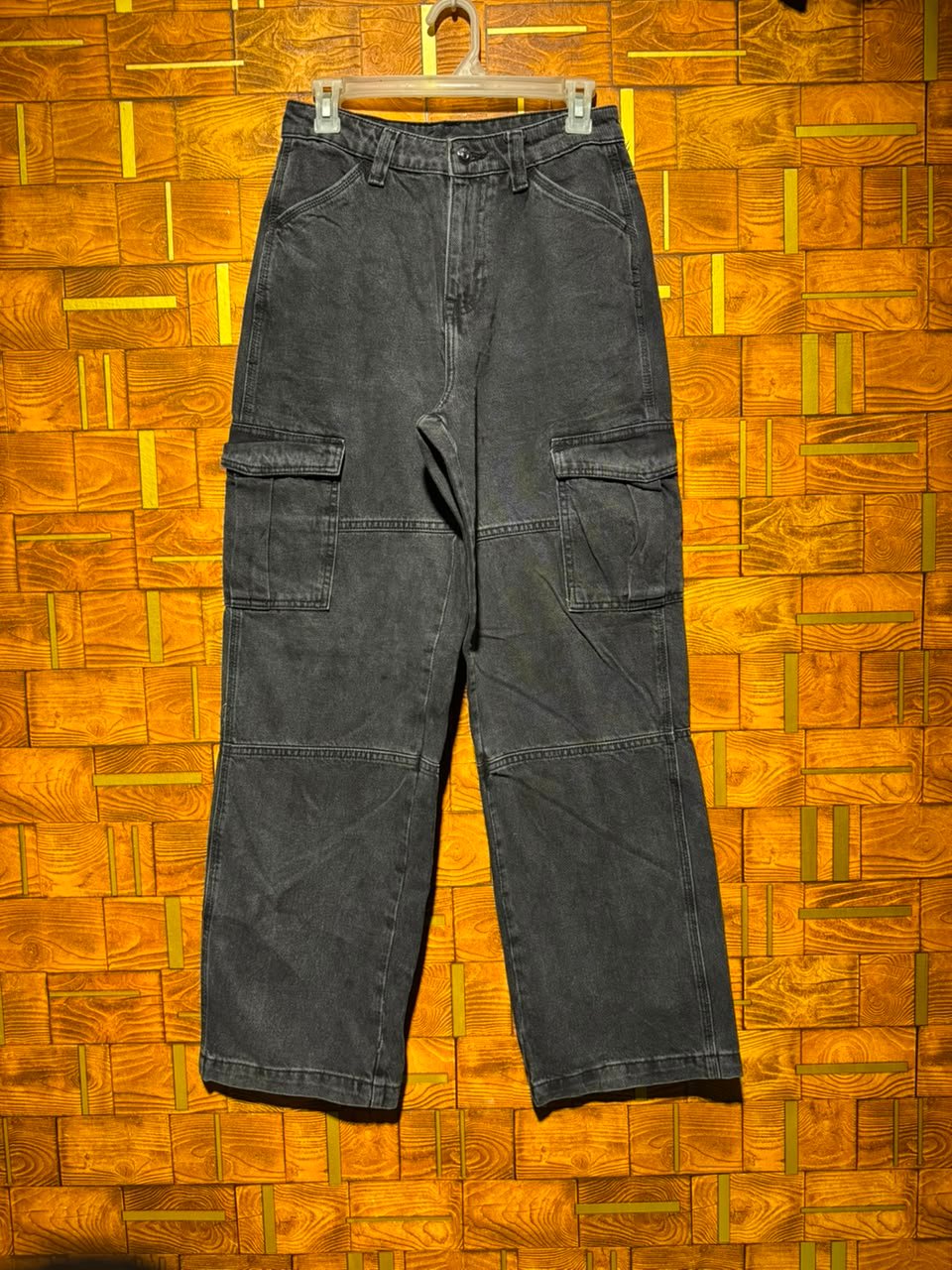 Wide leg cargo west 30 length 43 J.38