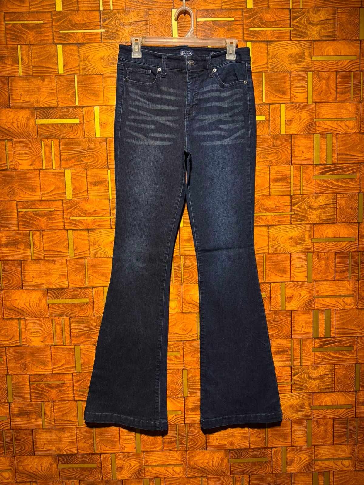 Bell bottom jeans west 30/32 length 44 J.68