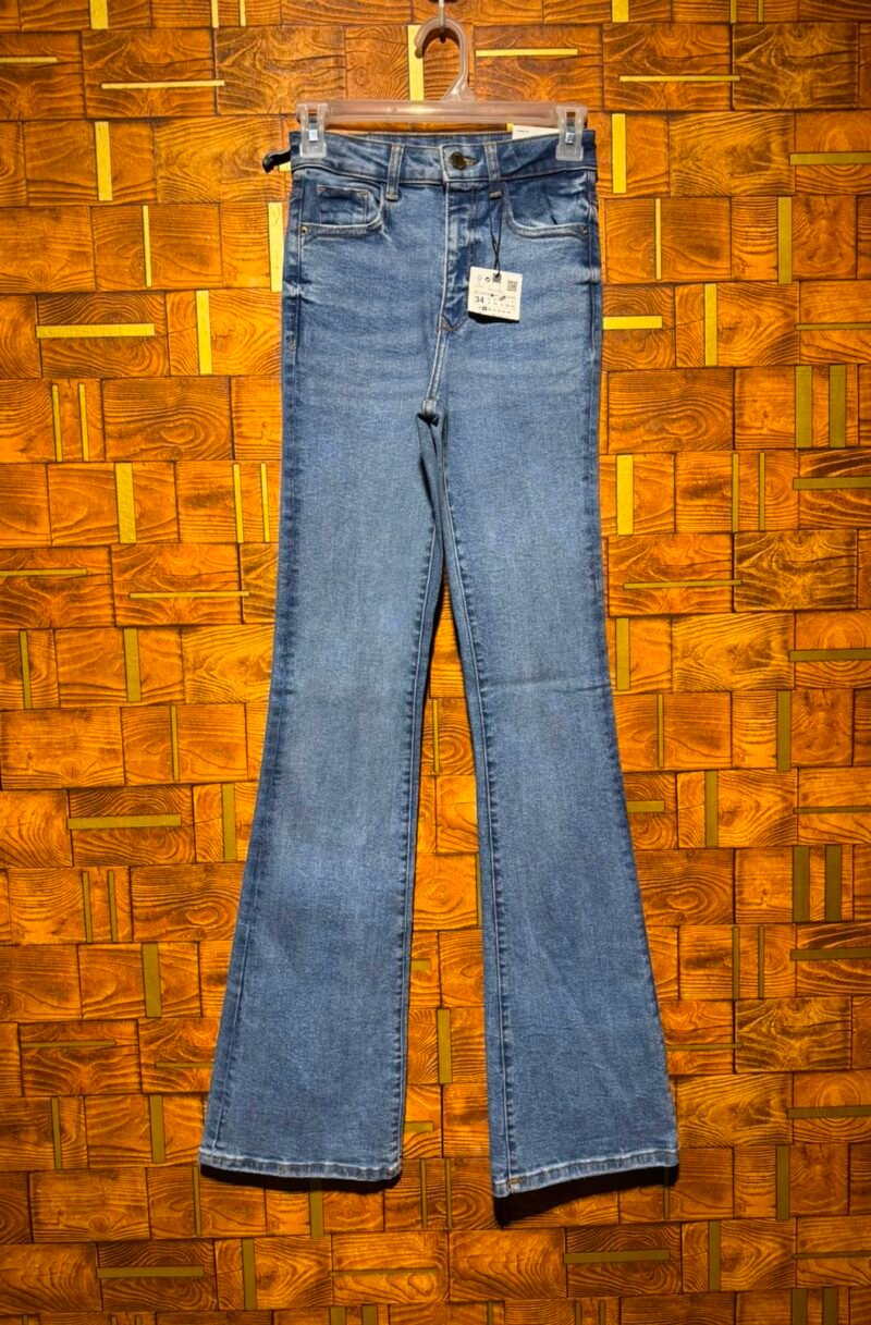 Bell bottom jeans west 26 length 44 J.70