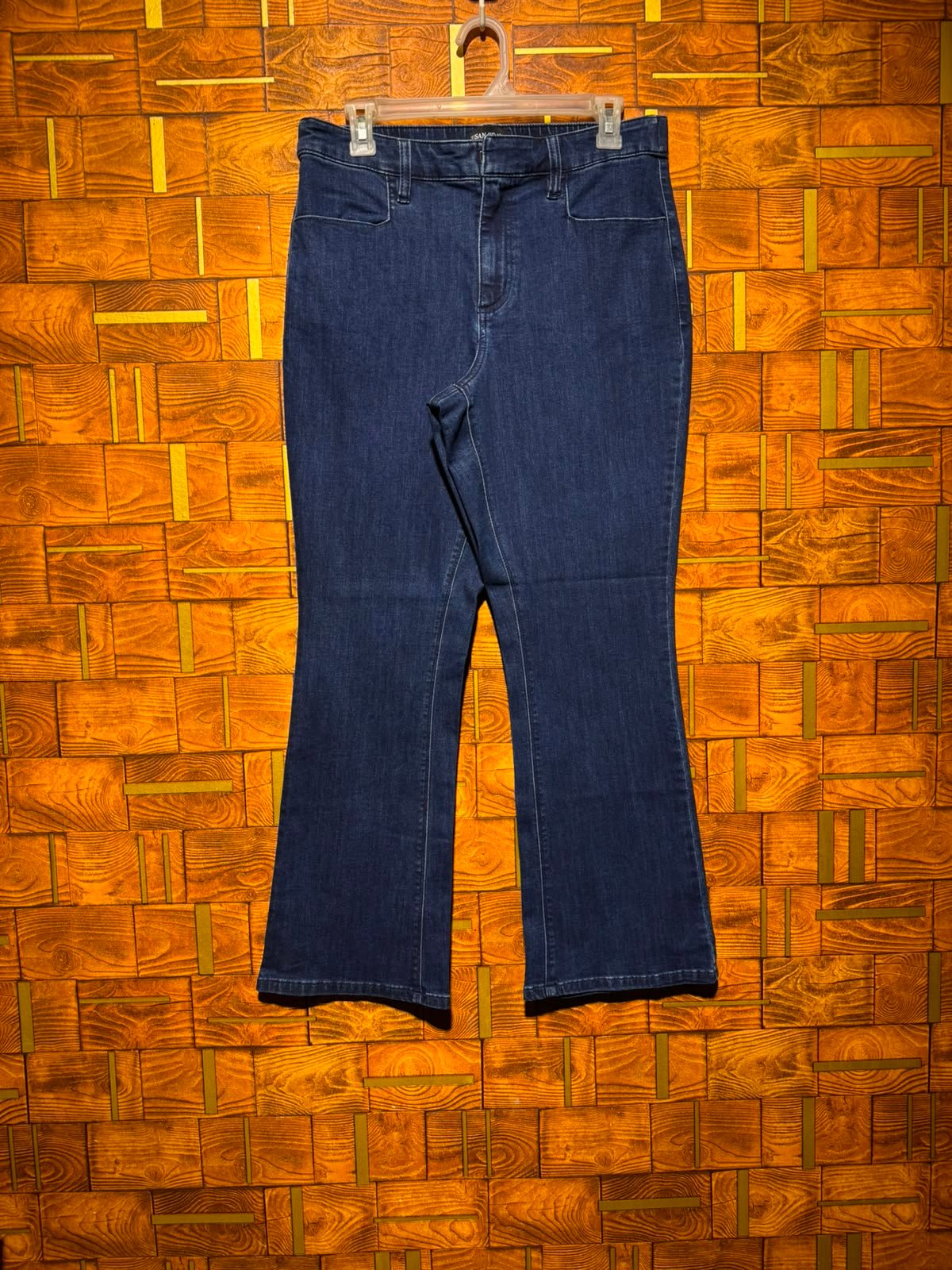 Bell bottom jeans west 32 length 38 J.75