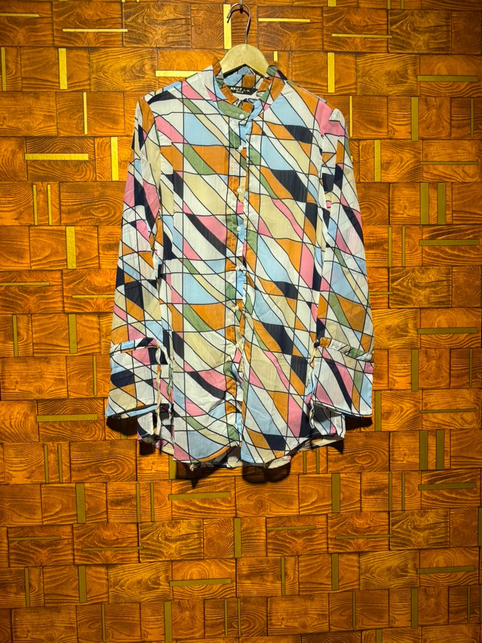 Short top medium chest 21 length 31
Chiffon