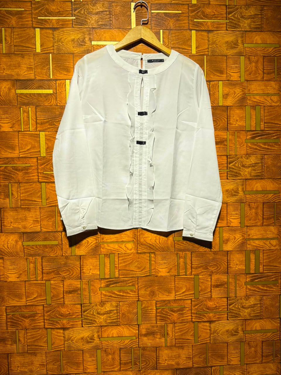 Short top medium chest 21 length 25 
Chiffon