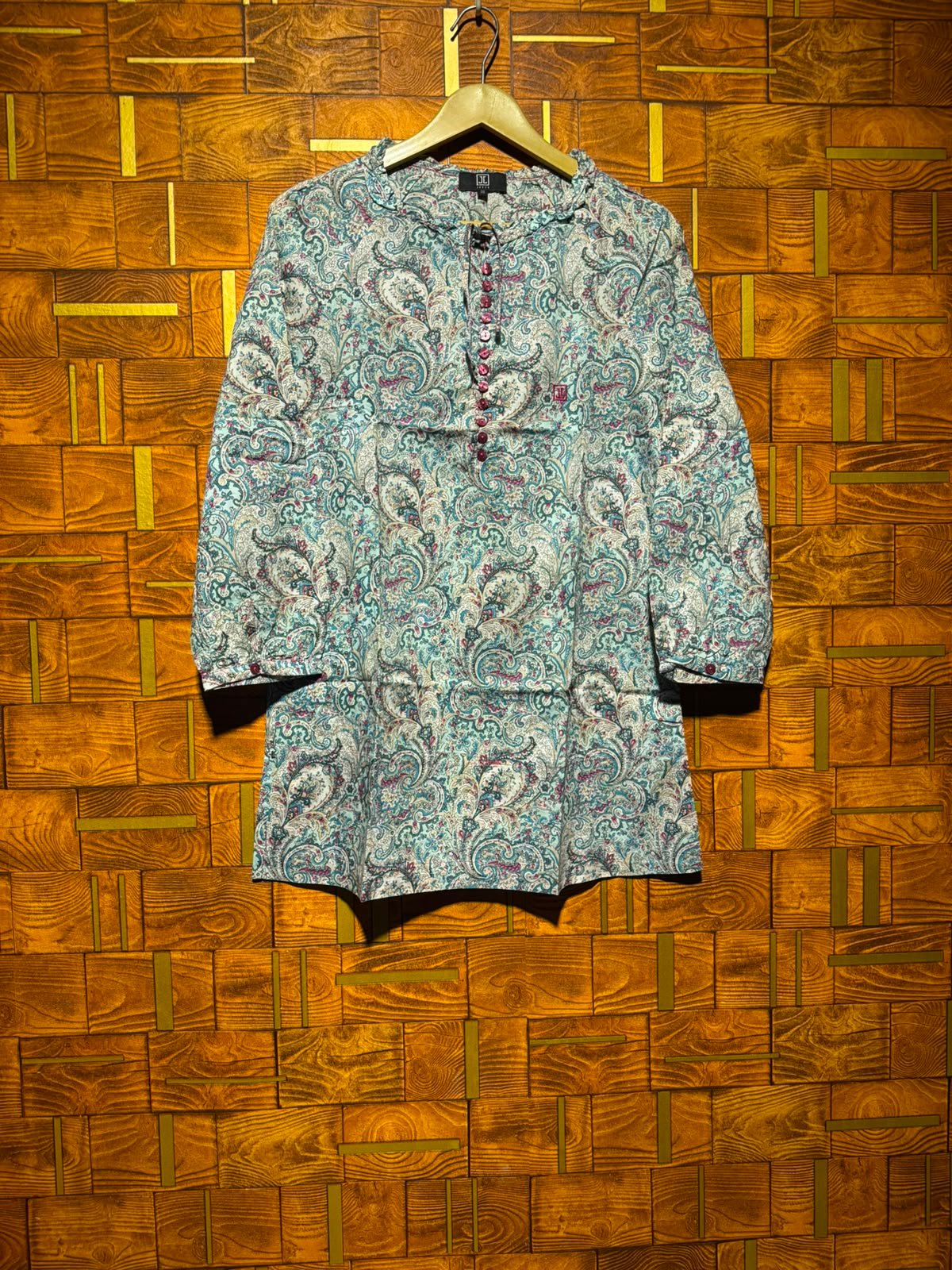 Short top small chest 19 length 30
Cotton