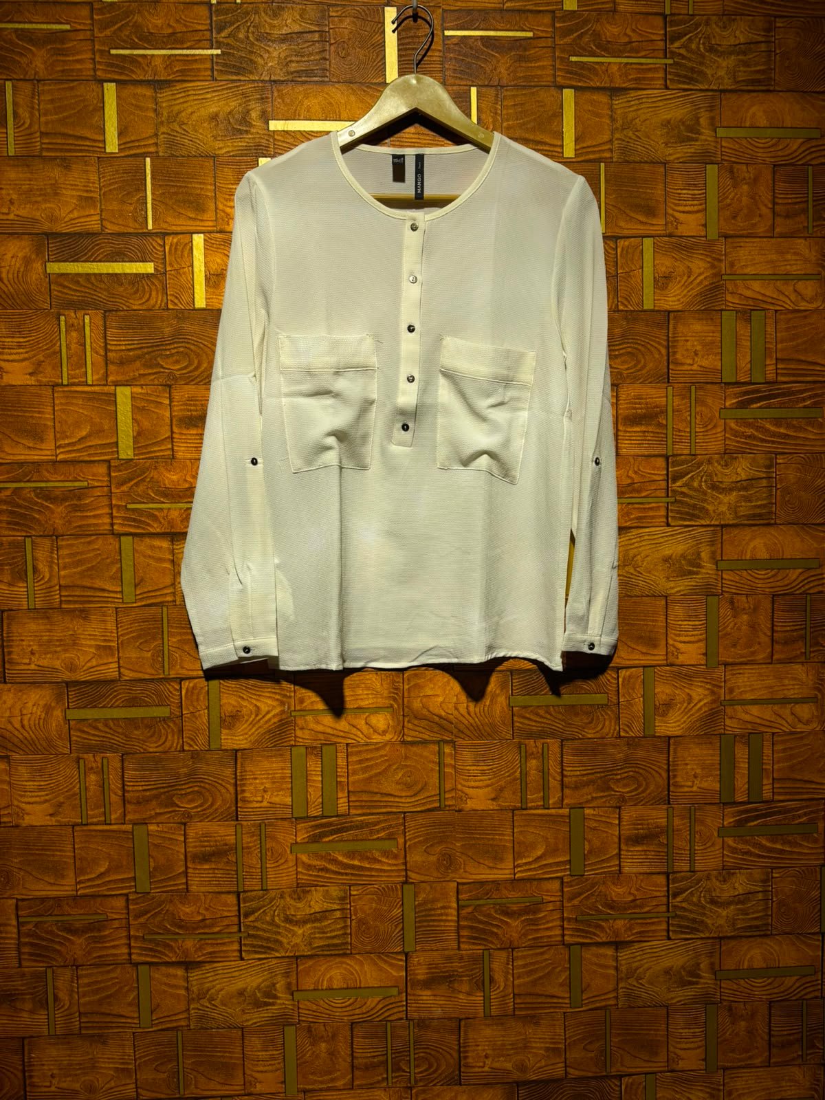 Short top small chest 19 length 25 
Chiffon