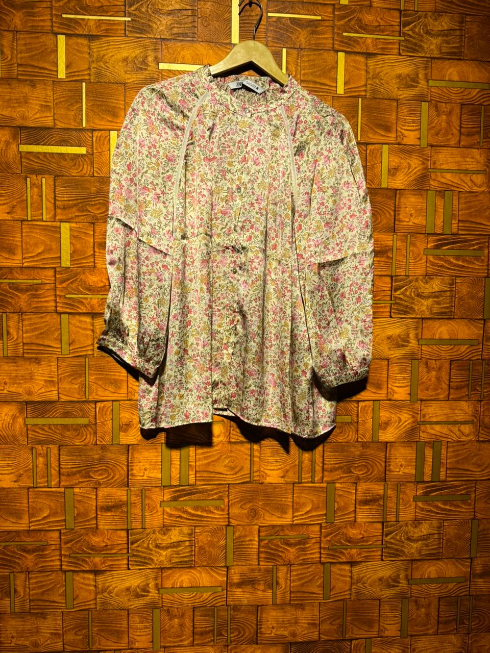 Short top medium chest 24 length 24 
Silk